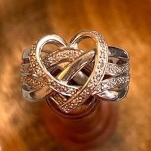 Sterling Silver interlocking diamond heart ring - size 6